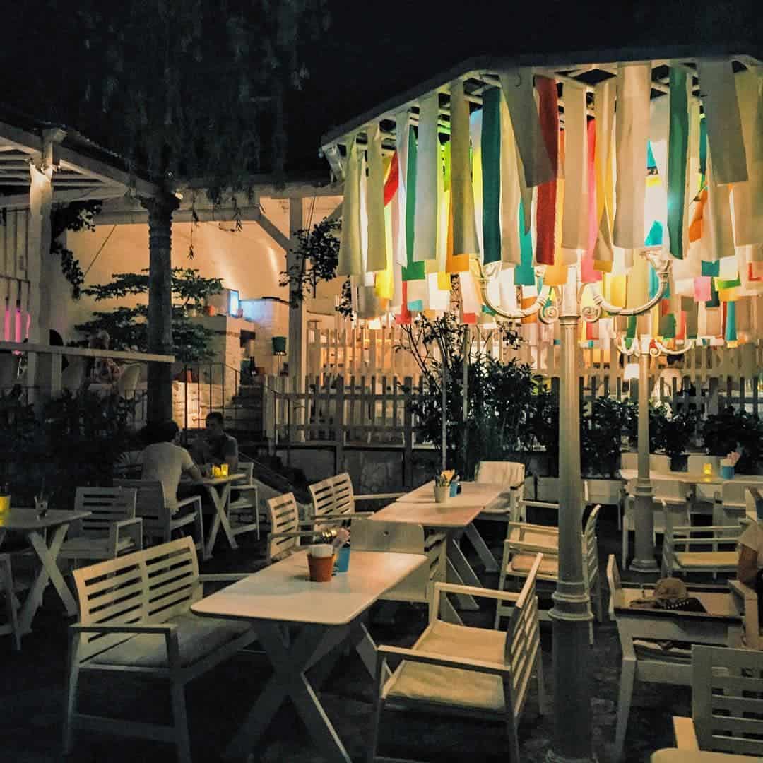 Dots im Brunnenhof_Sommerausklang in Wien