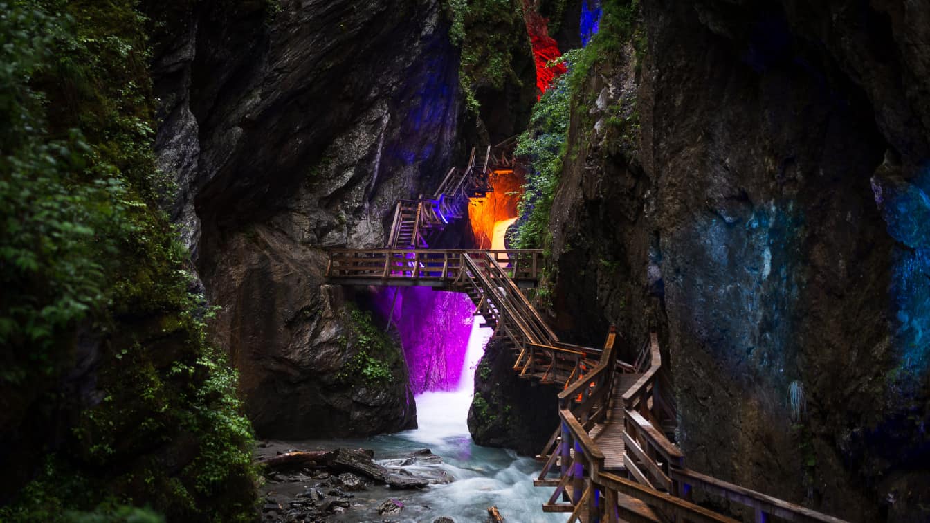 01.06.2018, Sigmund Thun Klamm, Kaprun, AUT, Klammlichter Eroeffnung, im Bild die beleuchtete Klamm // EXPA Pictures © 2018, PhotoCredit: EXPA/ JFK Klammlichter in der Sigmund Thun Klamm