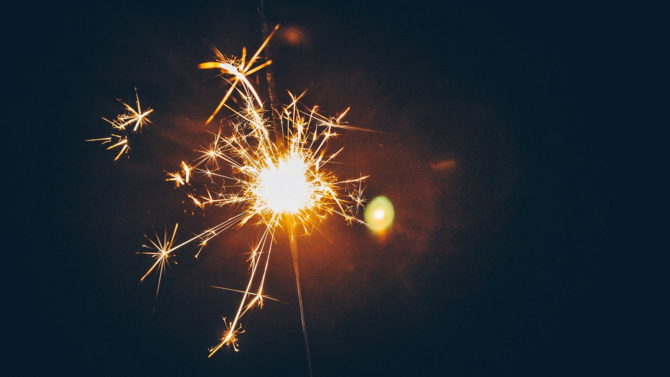 via Unsplash https://unsplash.com/photos/ig_q4PSrkG4 Silvester Playlist Spotify
