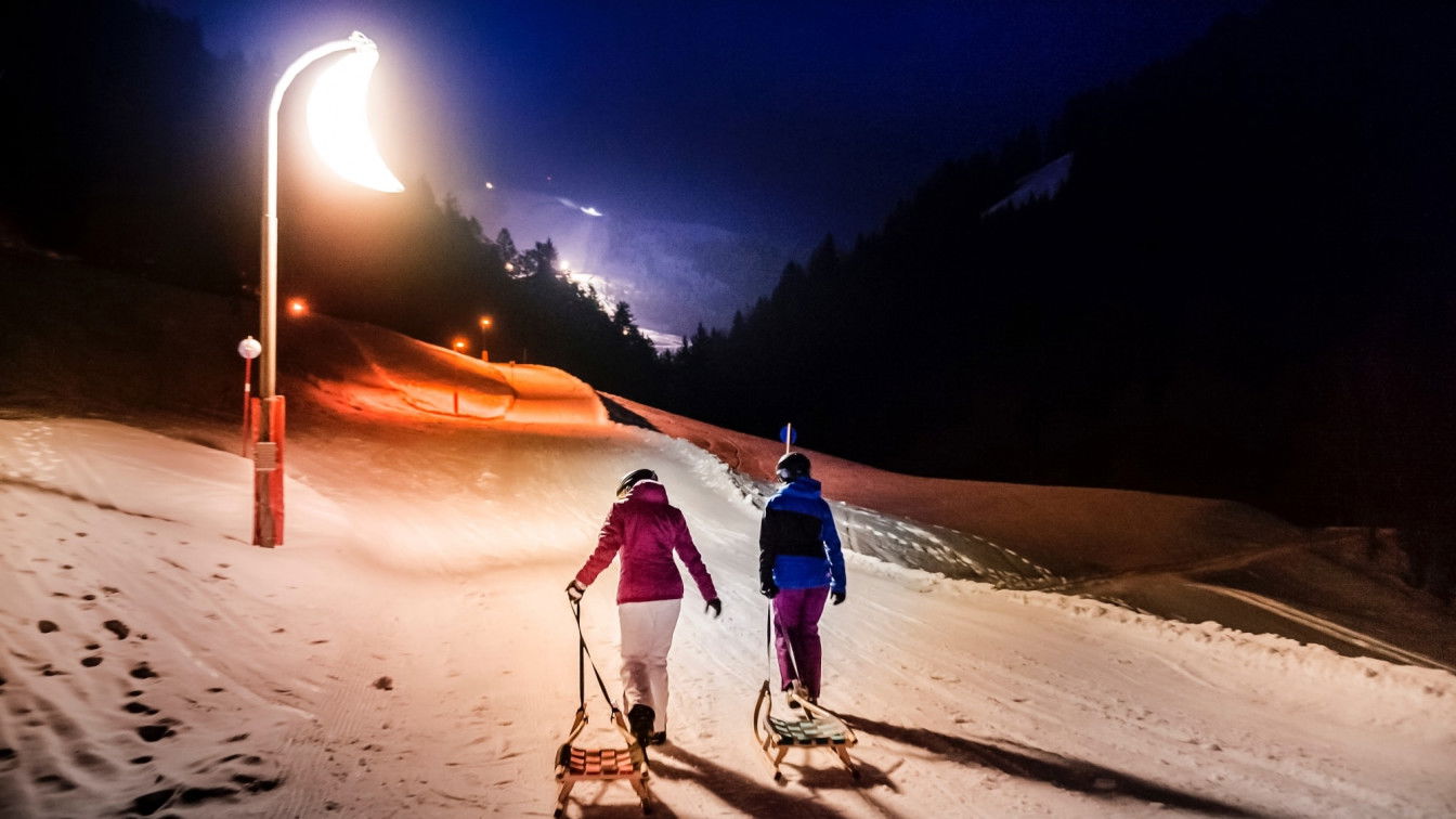 (c) Daniel Reiter & Peter von Felbert | TVB Wilder Kaiser Nachtrodeln Söll Mondrodelbahn