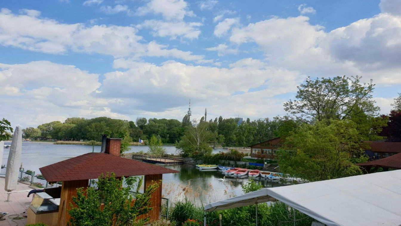 (c) Luisa Lutter La Creperie alte Donau HEADER
