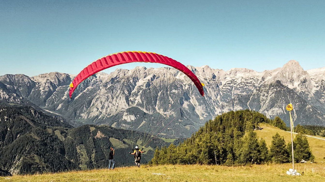 (c) Katharina Tesch | 1000things Paragleiten Hinterstoder, Abenteuerliche Ausflüge Österreich