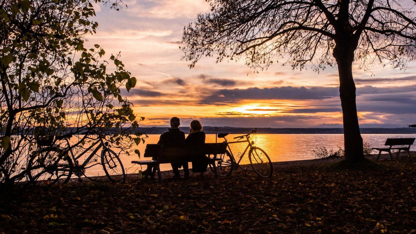 https://pixabay.com/de/photos/sonnenuntergang-bodensee-wasser-see-538288/ Romantische Plätze Vorarlberg Valentinstag