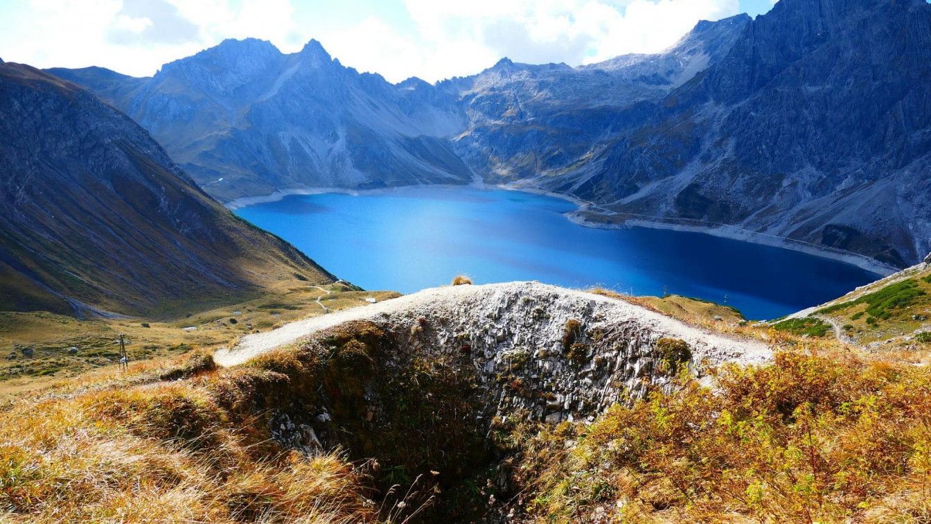 https://pixabay.com/de/photos/stausee-staumauer-l%C3%BCner-see-gebirge-475824/ Vorarlberg Wanderungen Lockdown
