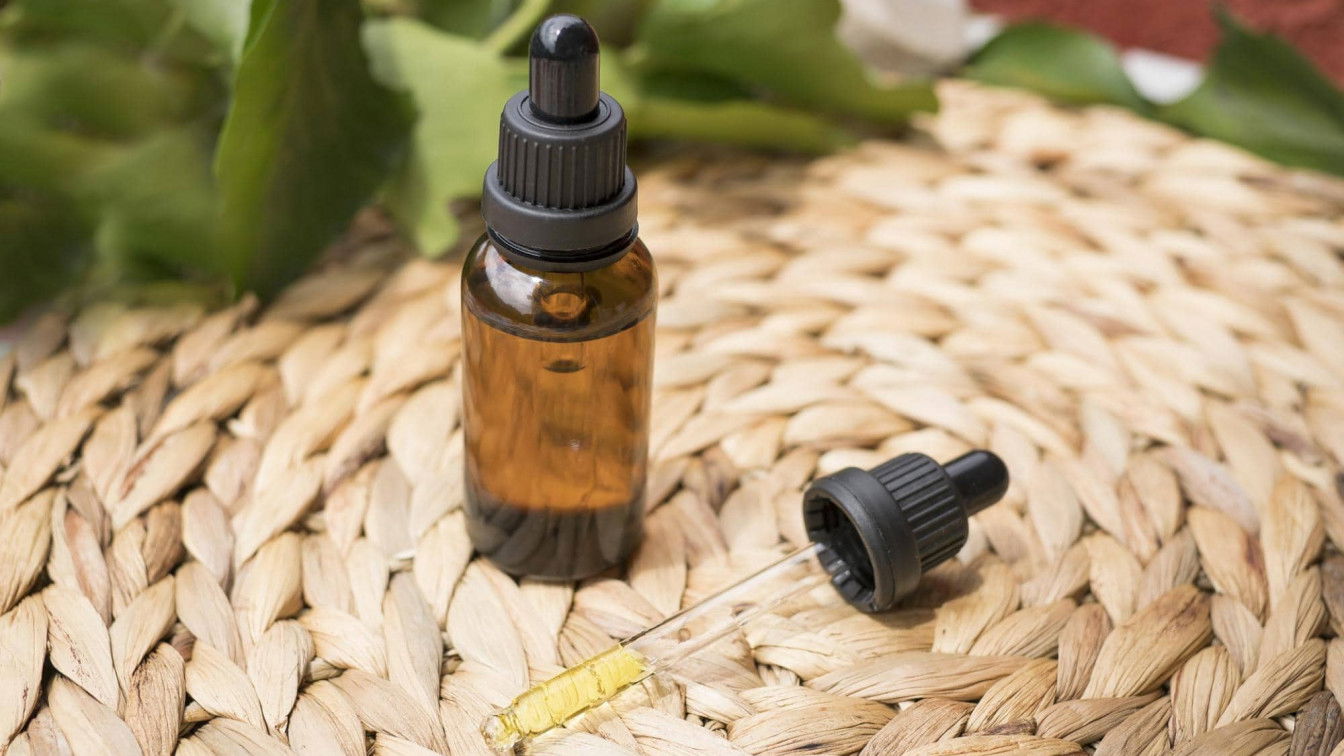 https://pixabay.com/de/photos/cbd-%C3%B6l-cannabidiol-cannabinoid-5358403/