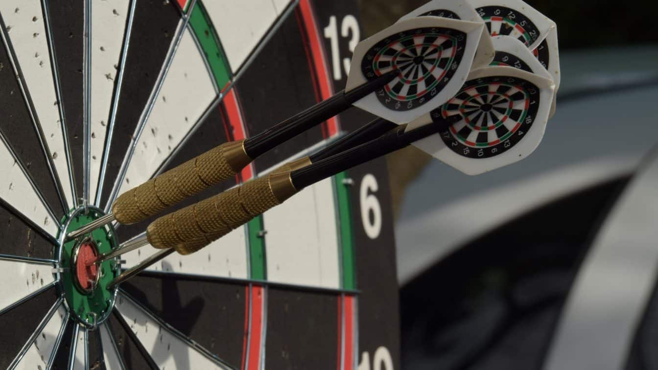 https://pixabay.com/de/photos/dartscheibe-darts-spiel-ziel-tor-6686987/ Darts WM