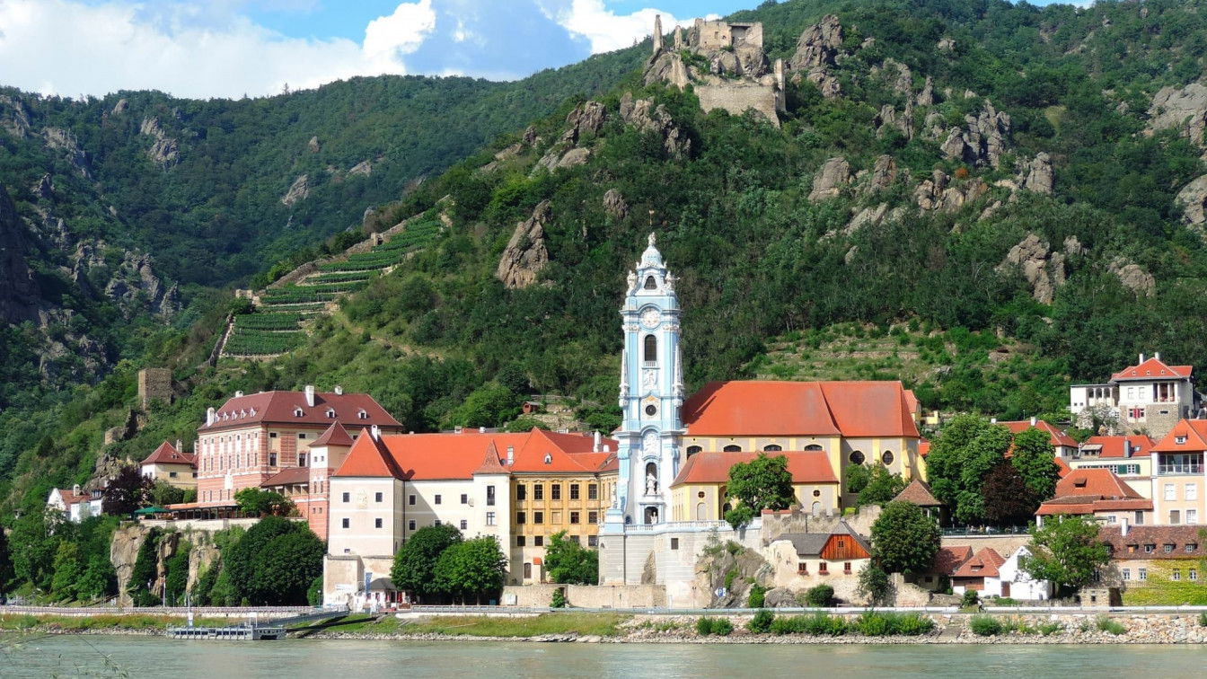 https://pixabay.com/de/photos/d%C3%BCrnstein-stift-d%C3%BCrnstein-3546036/ Wachau
