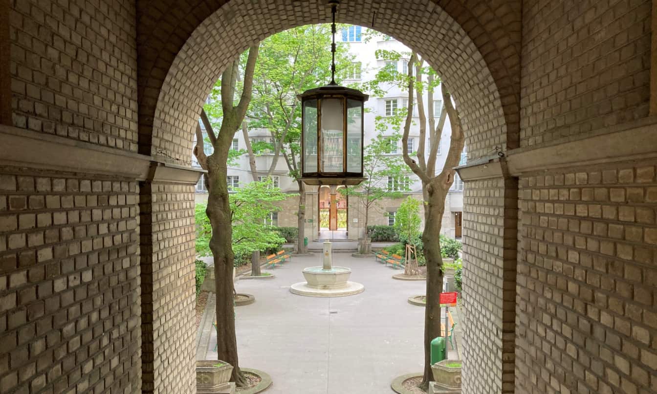 Ein Innenhof des Reumannhofs (c) Alissa Hacker | 1000things