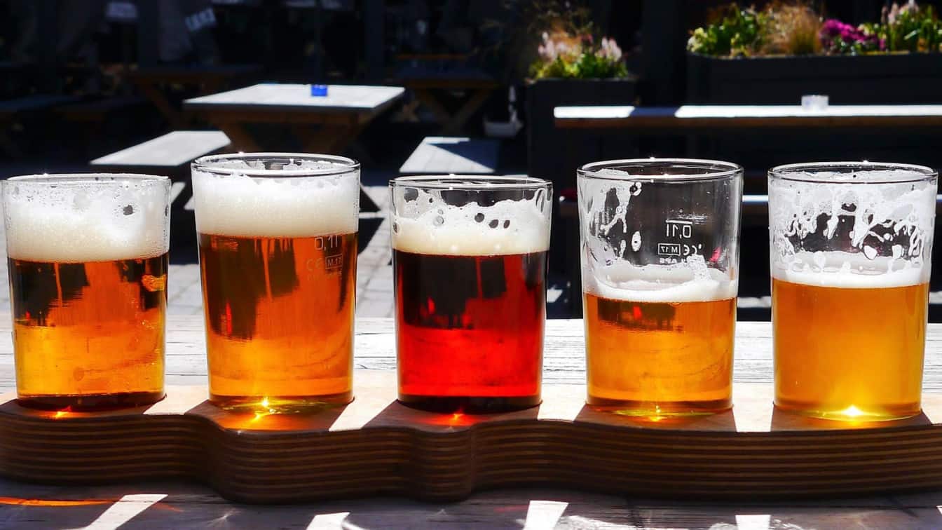 https://pixabay.com/de/photos/bier-sorten-verschiedene-sorten-2370783/ Bier Wien