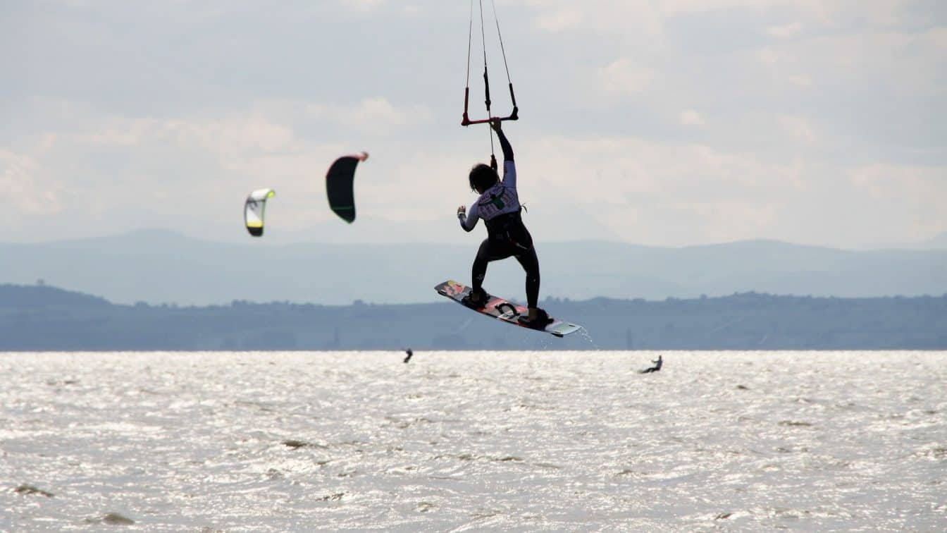 (c) Pixabay Kitesurfen am Neusiedler See