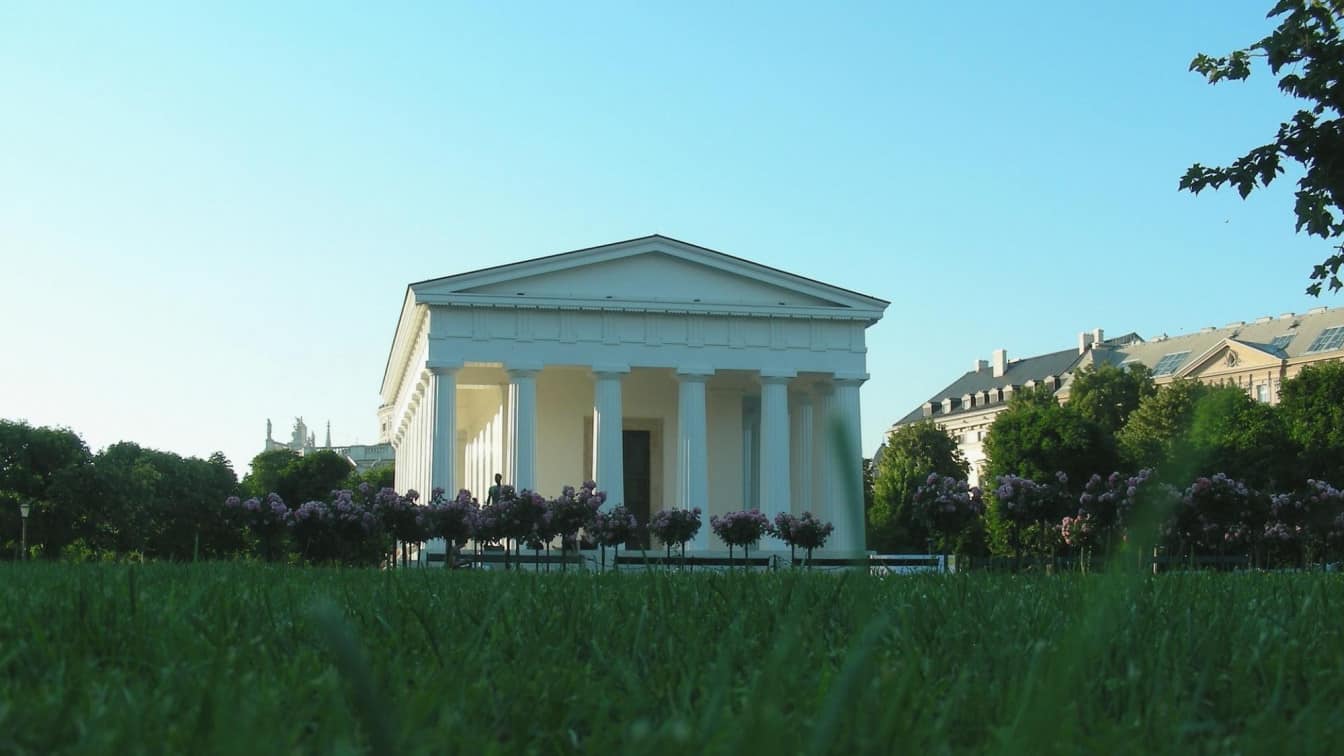https://pixabay.com/de/photos/wien-theseus-tempel-volksgarten-2800892/ Wien Griechenland