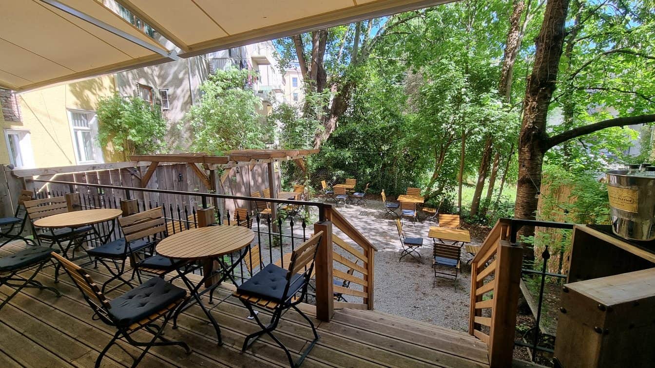 (c) Kalte Ente Tagesbar Kalte Ente Tagesbar Graz Gastgarten