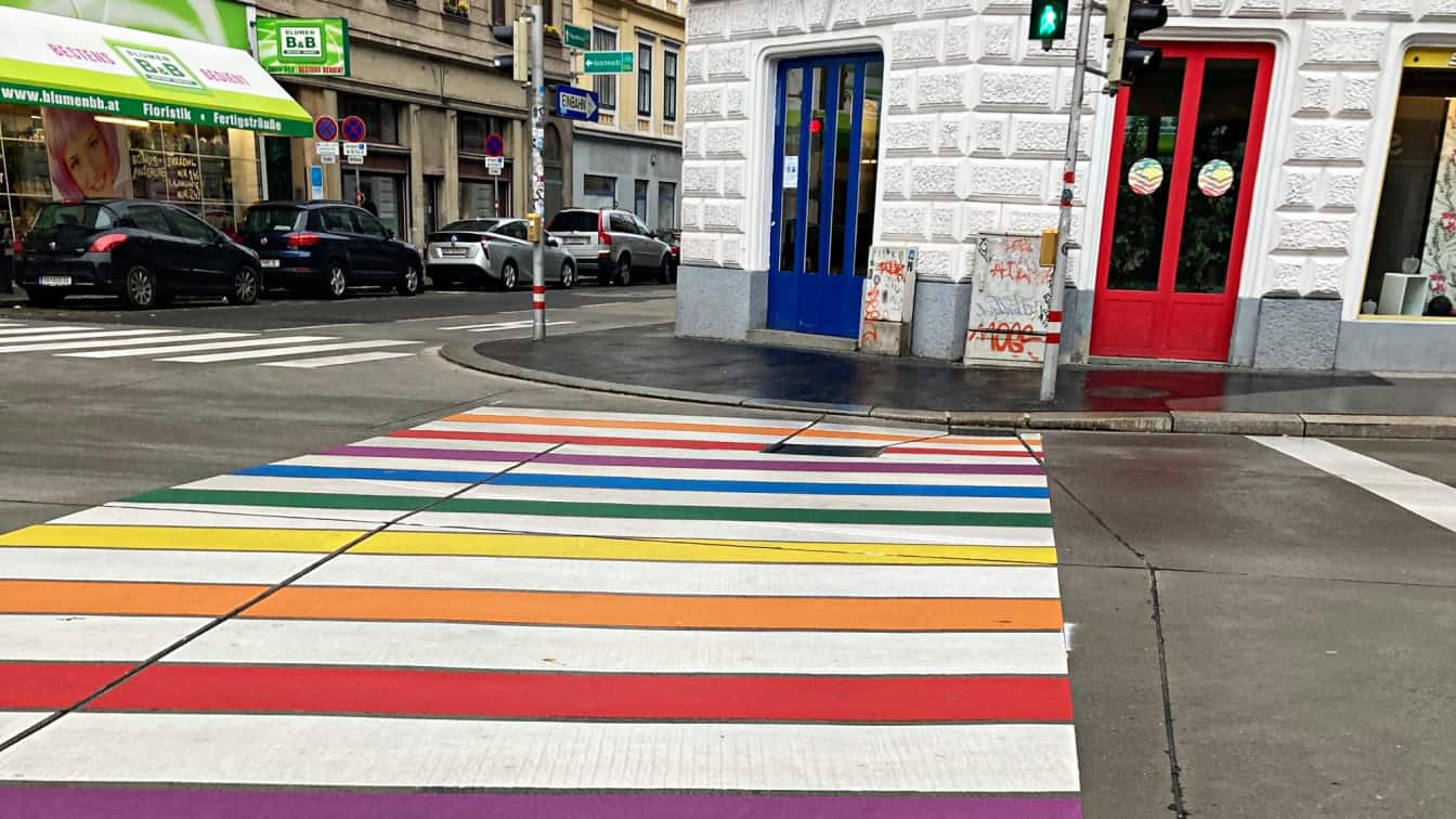 Regenbogen Schutzweg (c) Luisa Lutter | 1000things