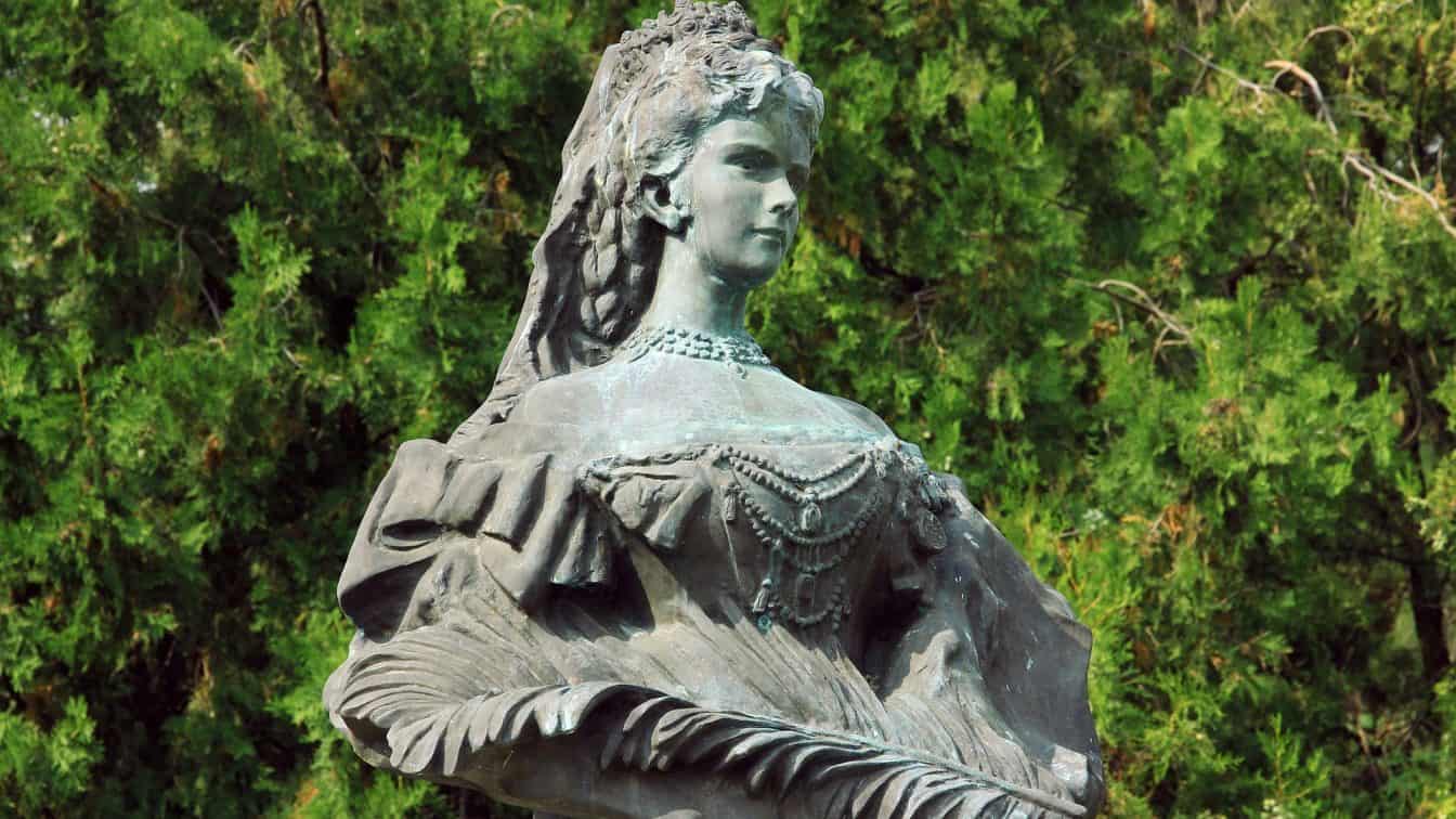 https://pixabay.com/de/photos/sisi-erzsebet-elizabeth-esztergom-1817798/ Sisi