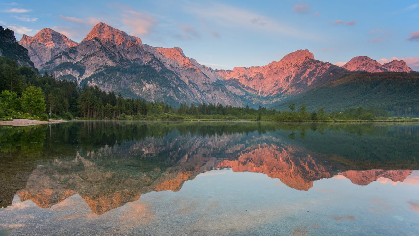 https://pixabay.com/de/photos/berge-spiegelung-4292907/ Seen Salzkammergut