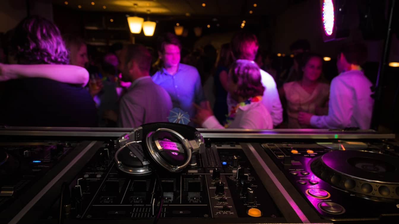 (c) Pixabay Party im Club