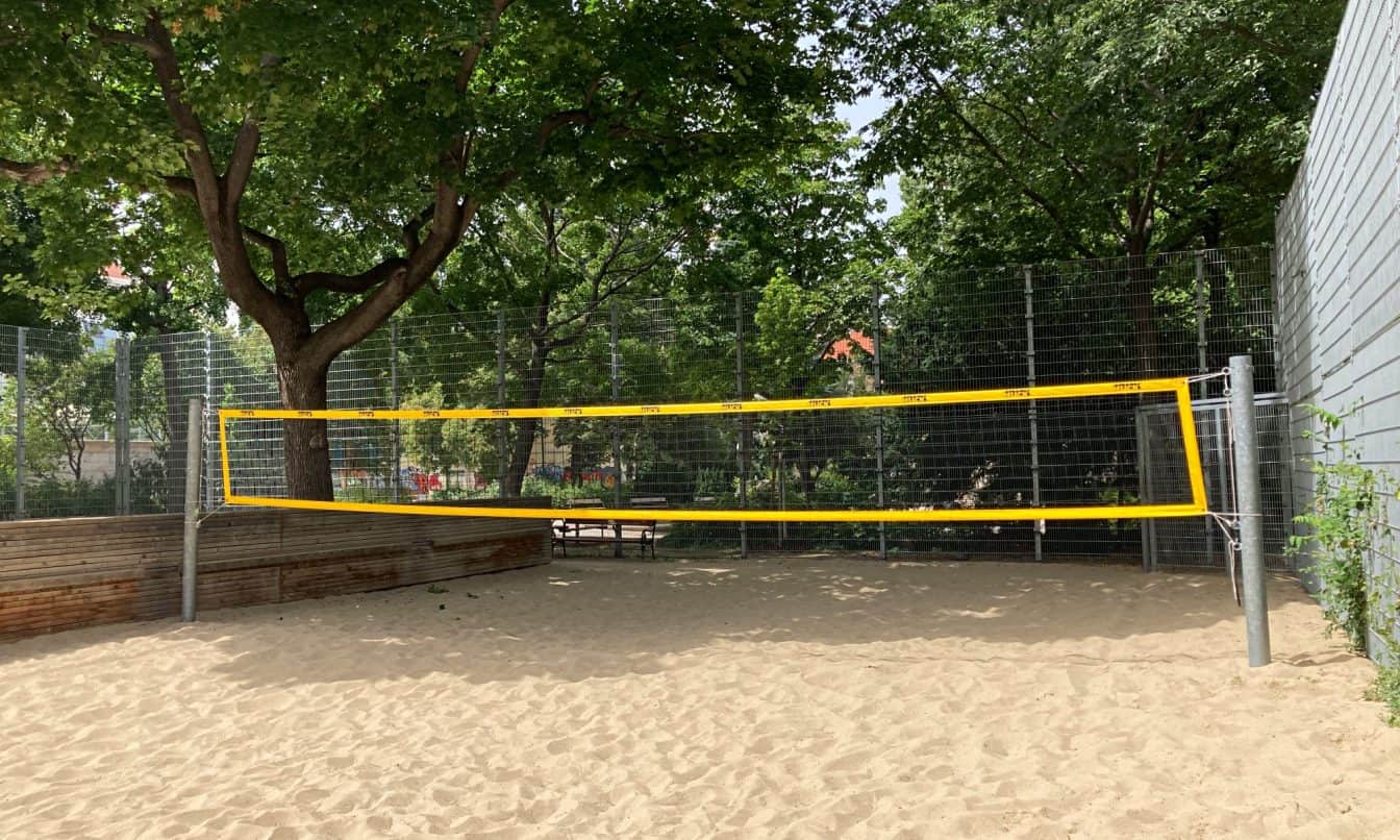Gratis Beachvolleyballplatz im Schönbornpark in Wien, 1080
