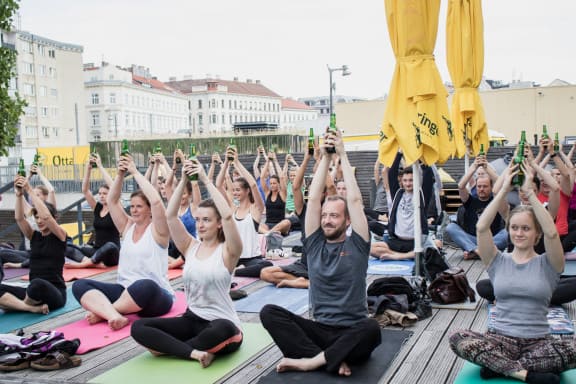 Bieryoga in der Ottakringer Brauerei