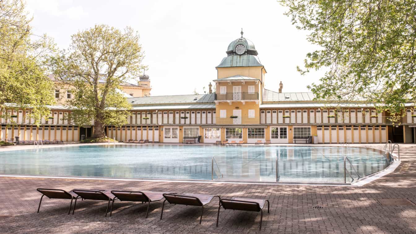 (c) Vöslauer Thermalbad Vöslau Blaues Becken