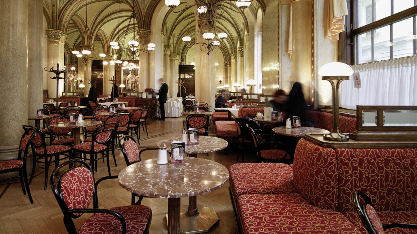 (c) WienTourismus | Christian Stemper Cafe Central Wien
