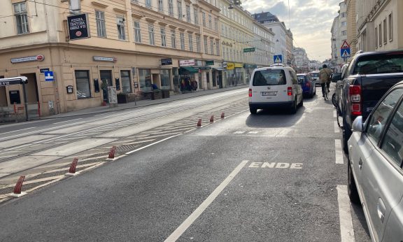 Der Radweg auf der Inneren Währingerstraße endet (c) Alissa Hacker | 1000things