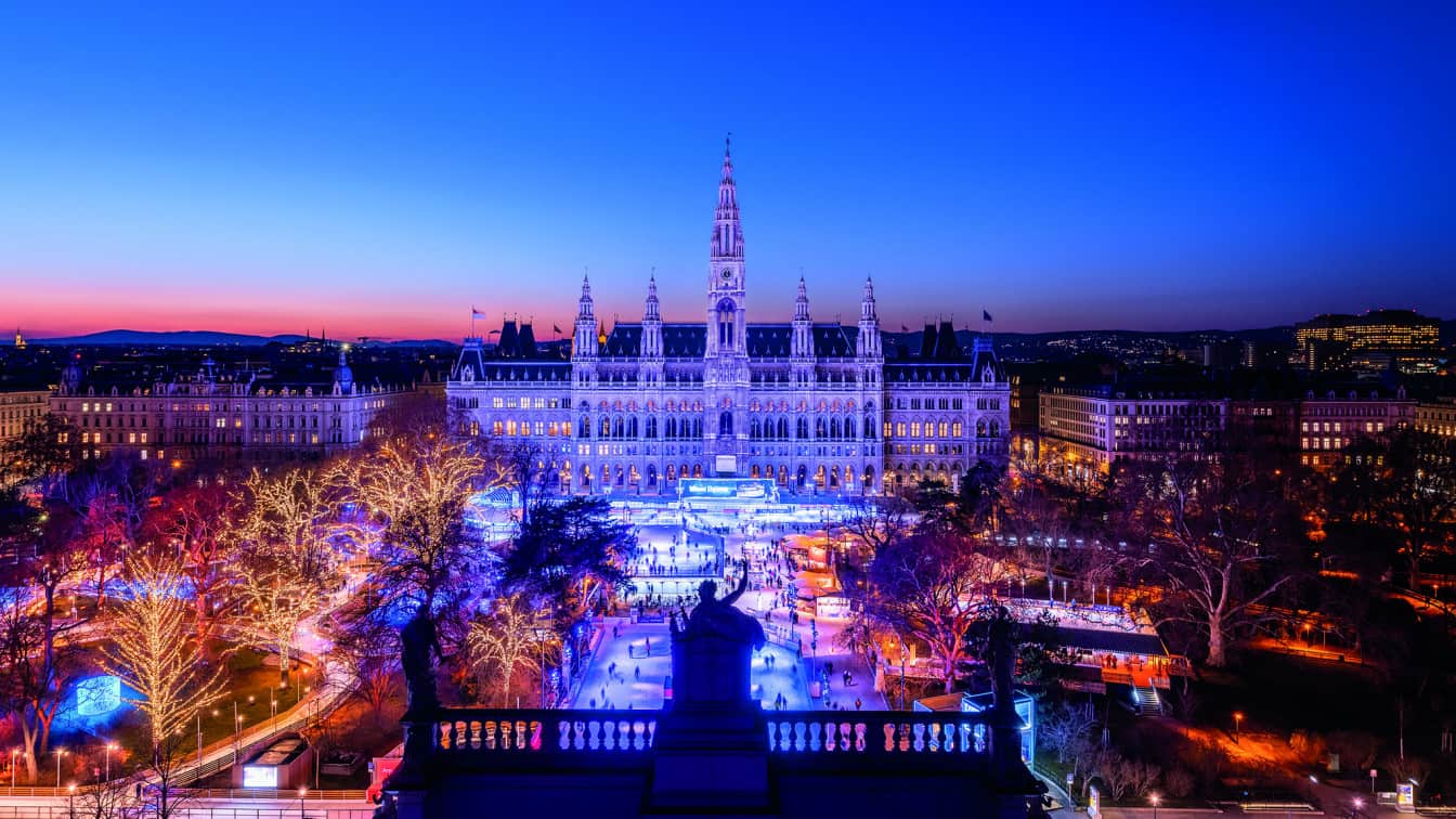 (c) stadt wien markting | Johannes Wiedl Der Wiener Eistraum am Rathausplatz (c) stadt wien markting | Johannes Wiedl