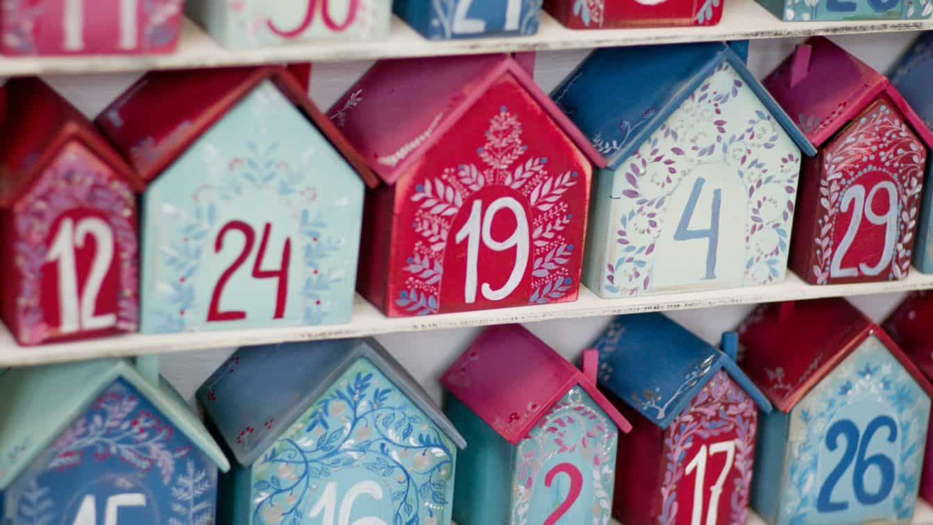 Adventkalender. (c) Unsplash | Elena Mozhvilo
https://unsplash.com/photos/wBenc1bRgGI Adventkalender