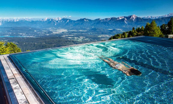 Feuerberg Mountain Resort Infinity Pool Sommer