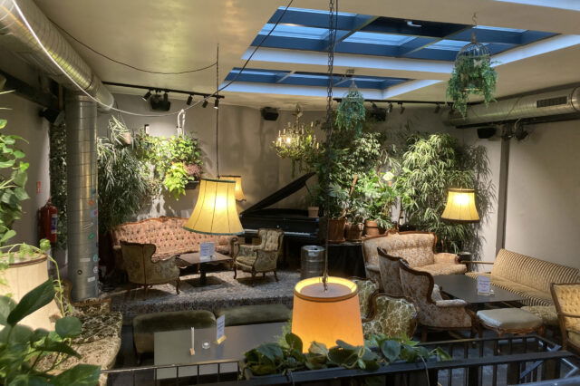 der Lokalbereich der Café-Bar Monami in Wien