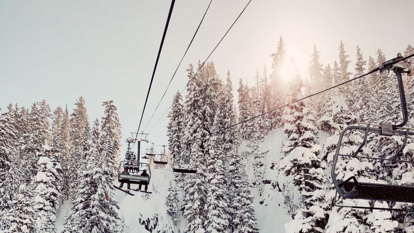 (c) Jackson Blackhurst | Unsplash Ski Lift