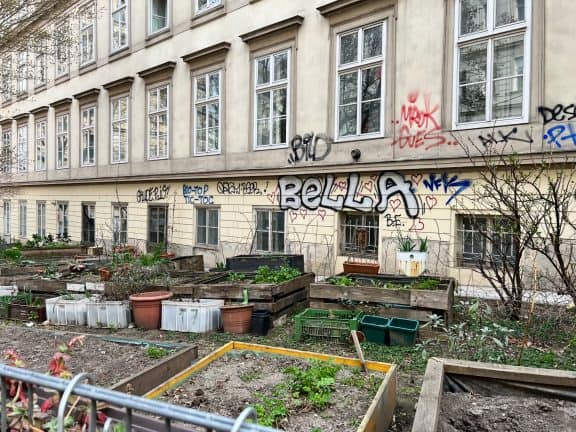 Der Gemeinschatftsgarten Salatpiraten in Neubau (c) Julia Riedesser | 1000things