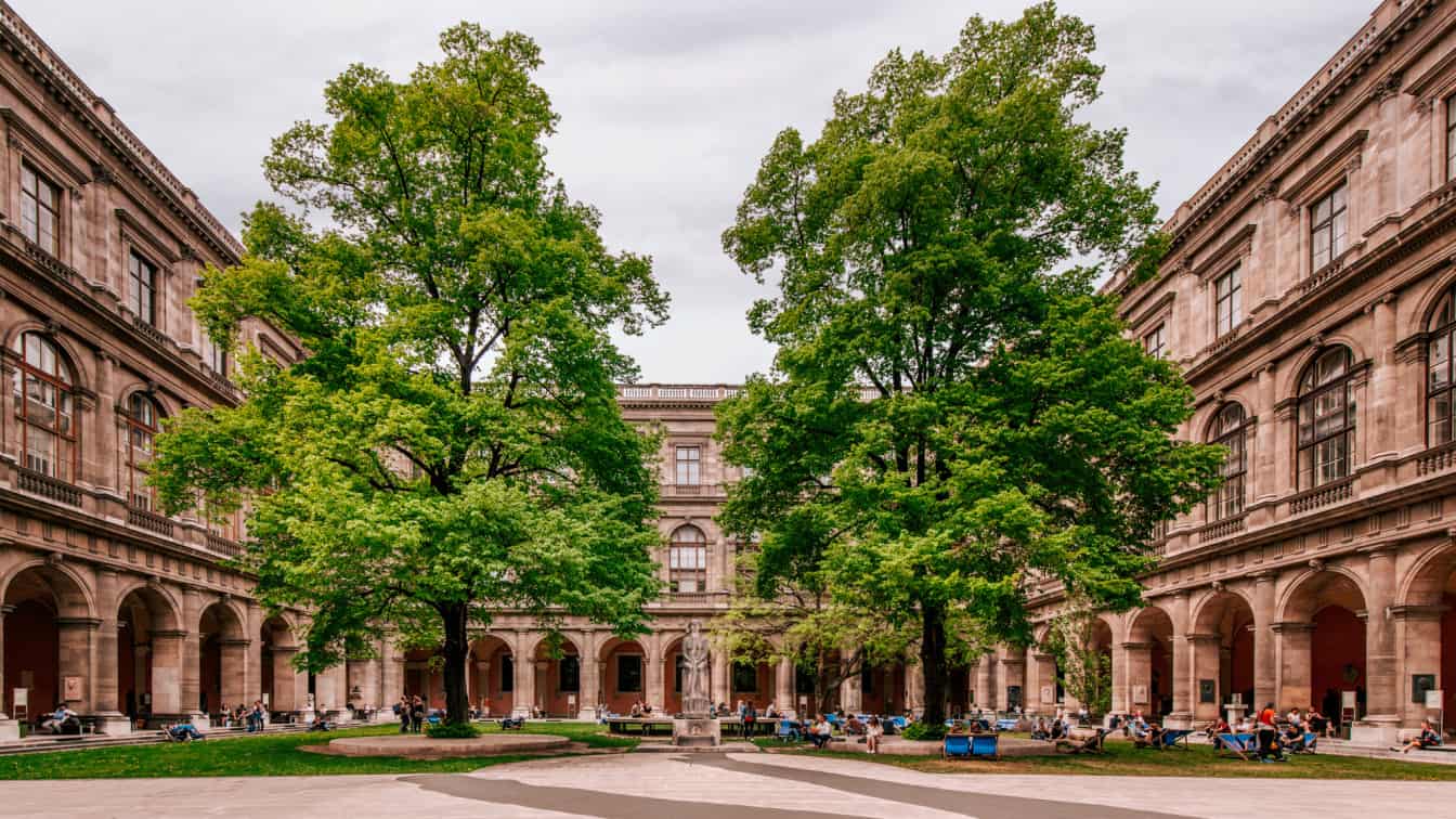 Uni Wien Arkadenhof