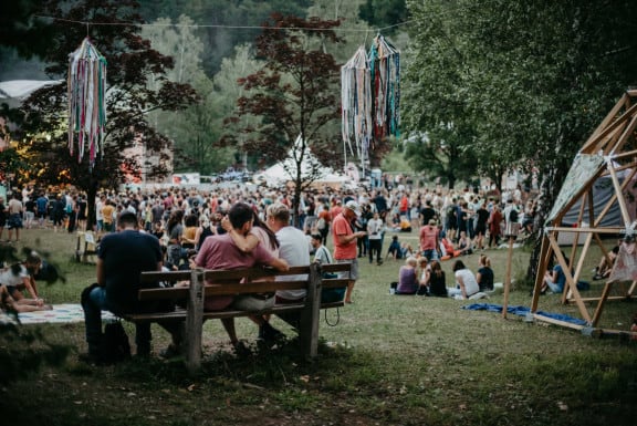 Rock im Dorf
