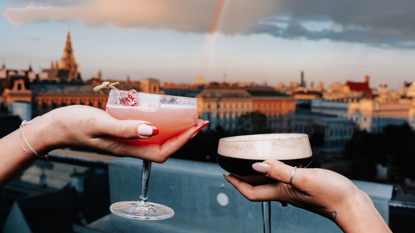 (c) Lisa Schmerold Sommerhoch Afterwork Dachboden Drinks