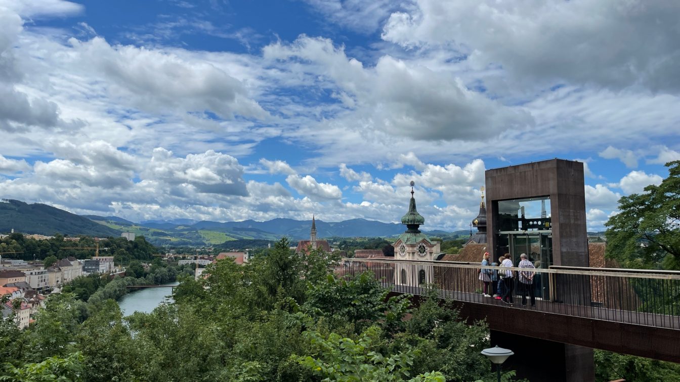 (c) Lisa Oberndorfer | 1000things Panoramalift und Aussichtssteg in Steyr
