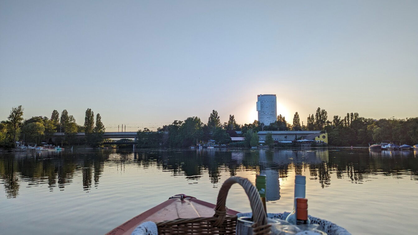(c) Michael Simmer | 1000things Mondscheinpicknick Alte Donau Wien