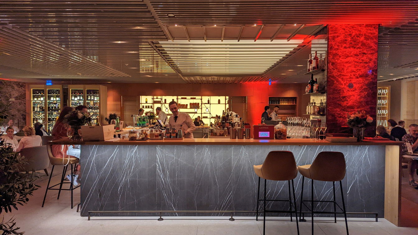 (c) Michael Simmer | 1000things Pastamara Restaurant Bar Ritz Carlton Vienna