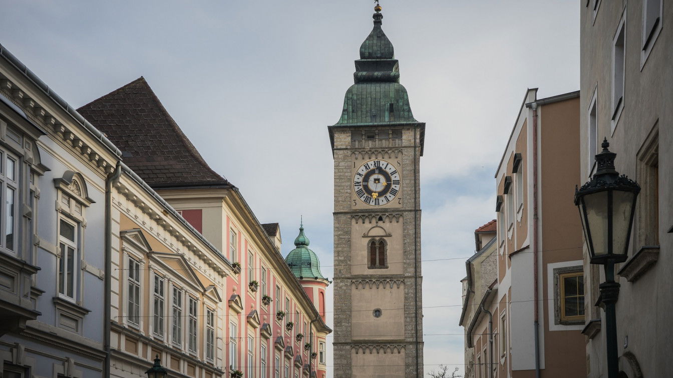 (c) Pixabay Stadtturm Turmhotel Enns