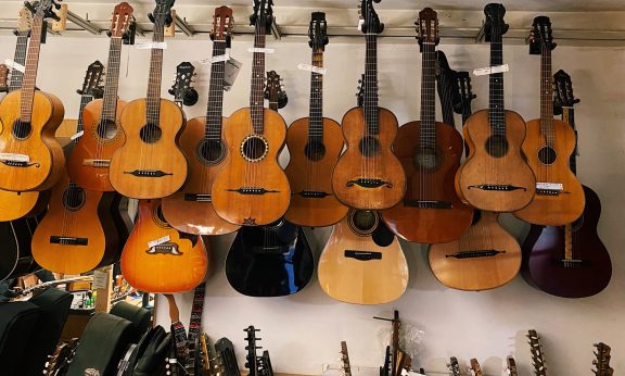 Gold'n'Guitars