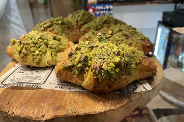 Cafe Delice Wien Croissant