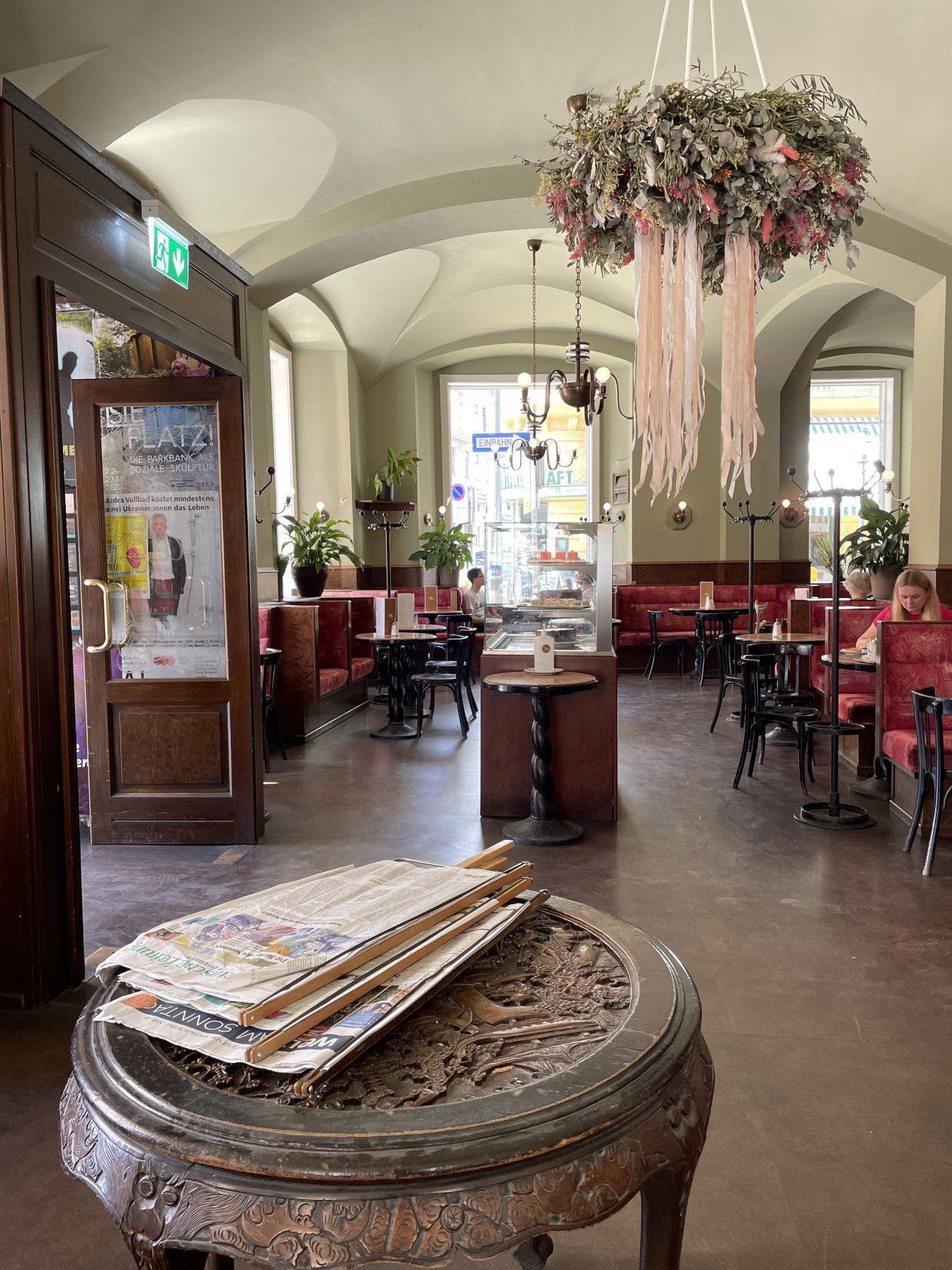 Traditionelles Kaffeehaus im 8. Bezirk: Das Cafe Eiles in Wien, Innenansicht