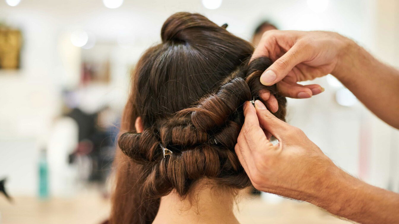(c Unsplash Friseur Frisur