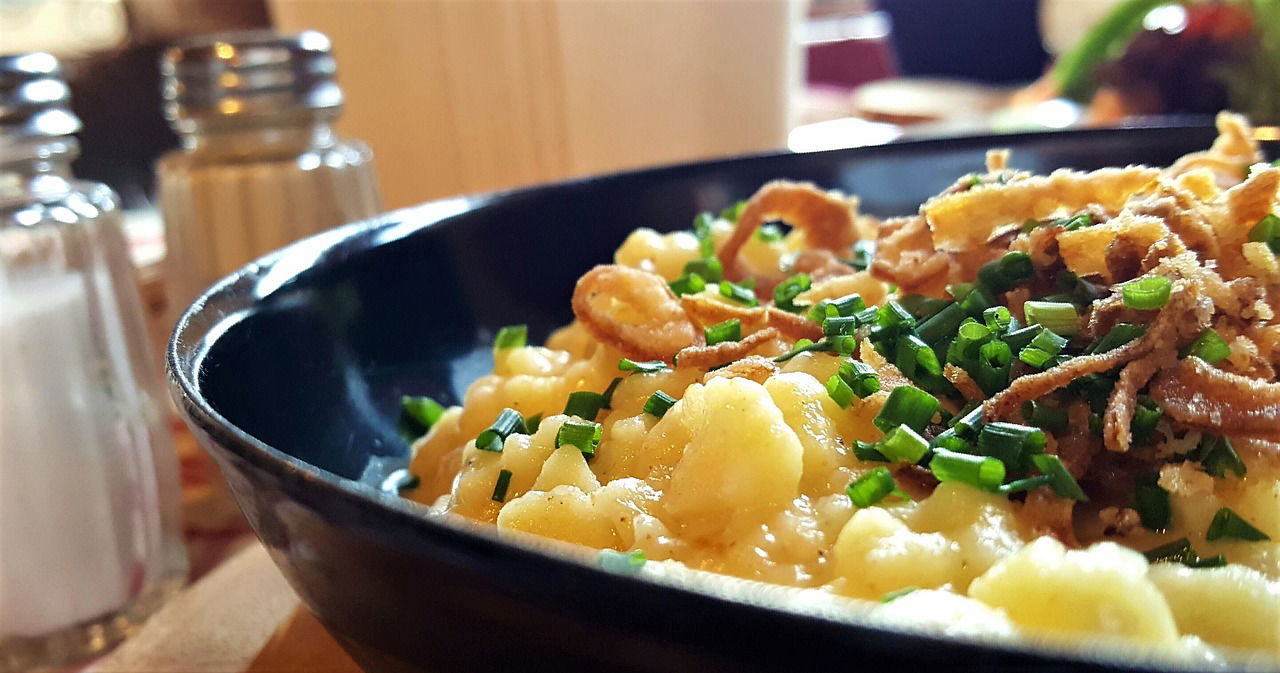 (c) Pixabay Käsespätzle in der Pfanne
