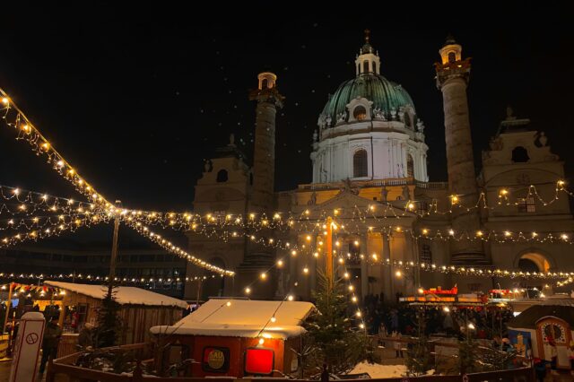 Weihnachtsmarkt Art Advent Karlsplatz