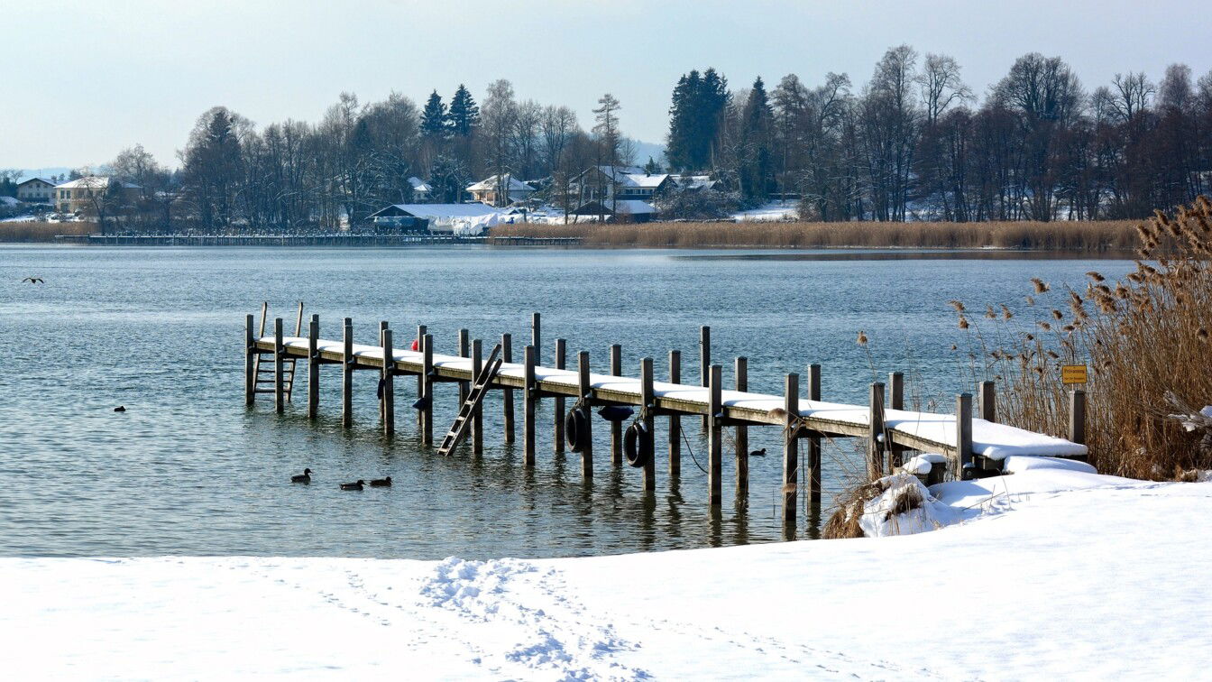 https://pixabay.com/photos/winter-snow-wintry-landscape-1153704/ Chiemsee Winter