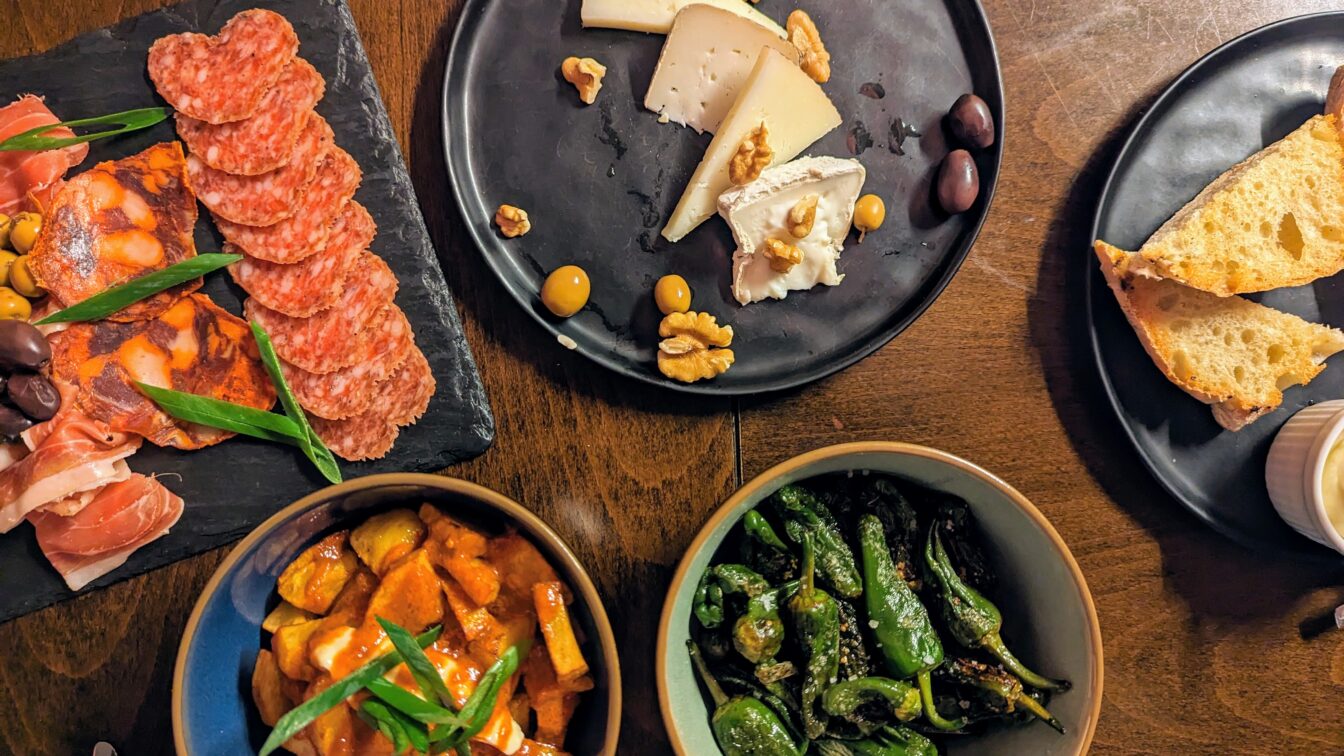 (c) Michael Simmer | 1000things kleine spanische Gerichte zum Teilen in der Tapasbar L'ase in Wien