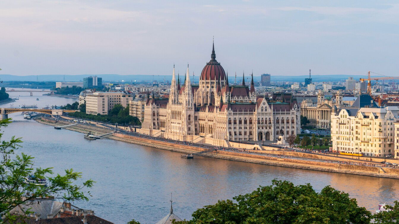 (c) Ervin Lukacs | Unsplash Blick auf Budapest