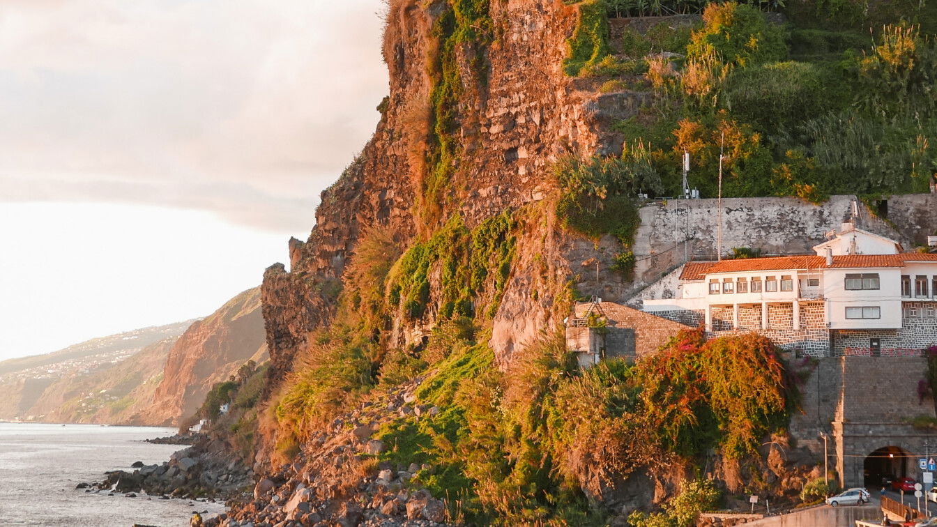 (c) Lilli Wermuth | 1000things Sonnenuntergang an der Künste von Ponta do Sol auf Madeira
