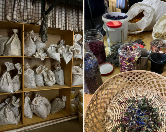 Collage vom Kräutergarten in Hollsersbach, links Regal mit Säcken gefüllt mit verschiedenen Kräutern, rechts Korb mit zusammengemischten Kräutern für Tee