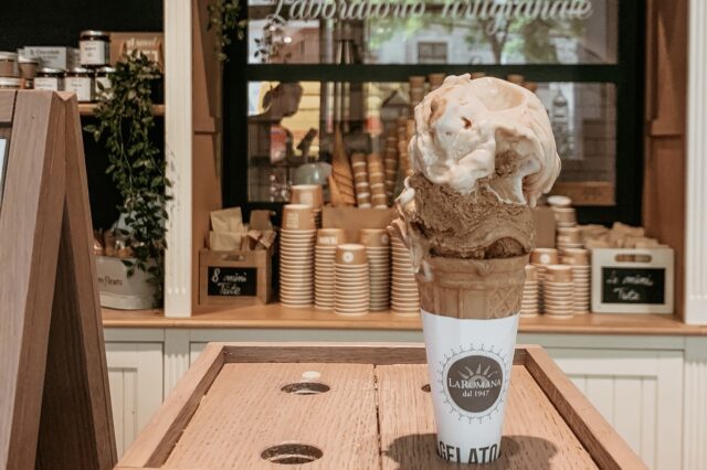 La Romana Wien Eis in der Waffel